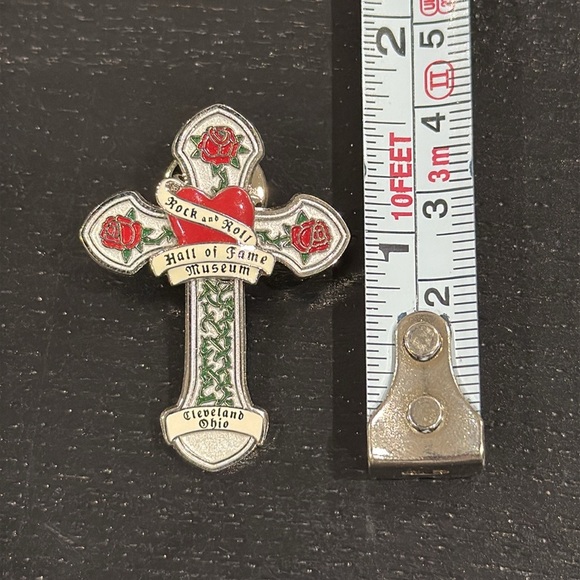 Rock N Roll Hall of Fame Cross and Roses Pin - Picture 2 of 3